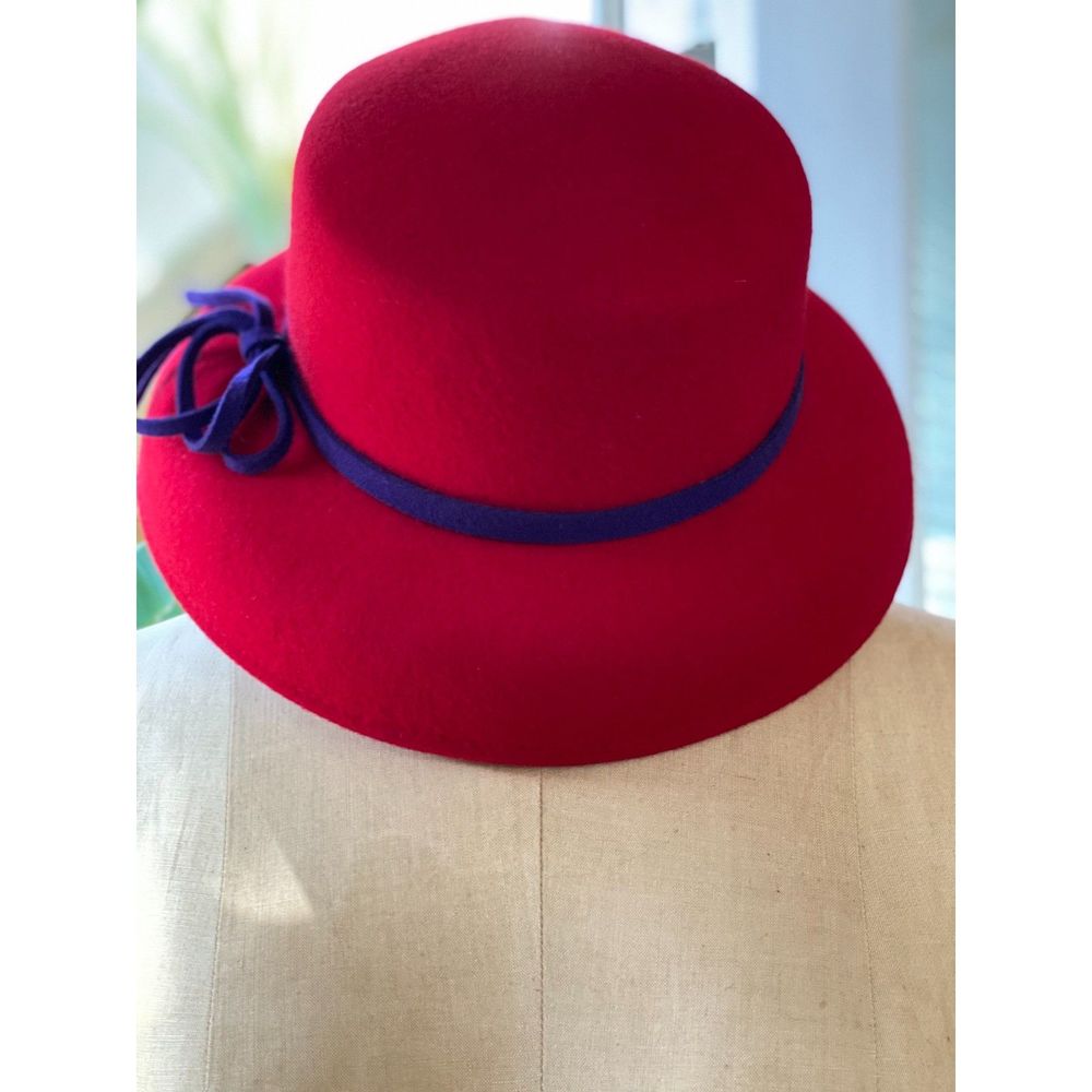 VTG SS (Something Special) Red 100% Wool Amethyst Purple Bow Cloche Hat